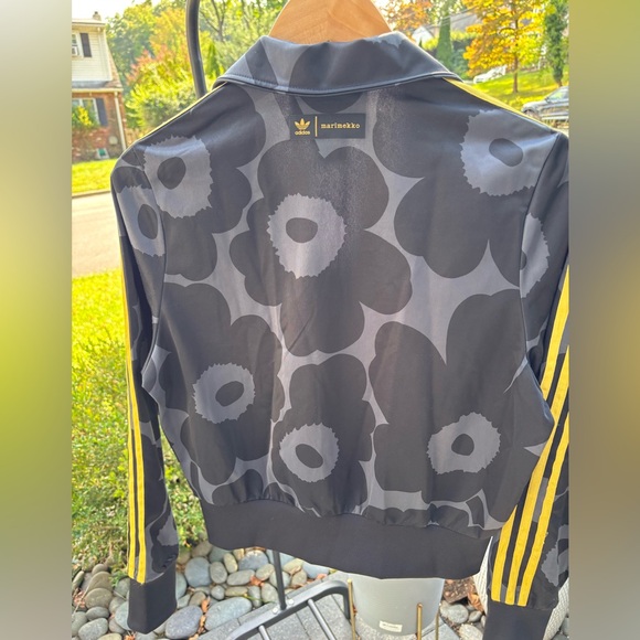 Marimekko Adidas Black and Yellow Primegreen Jacket-NEwwww ( removed tag) - Picture 6 of 6